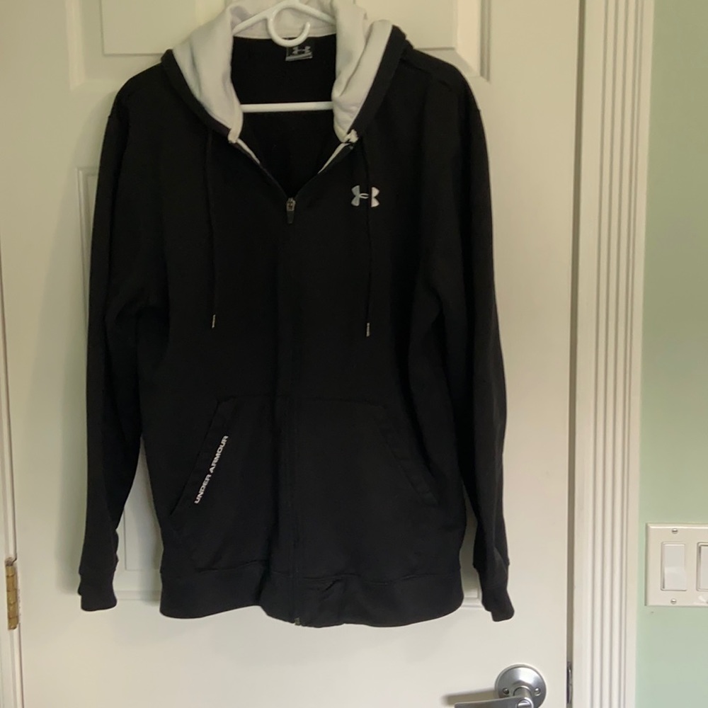 Light weight hooded jacket
